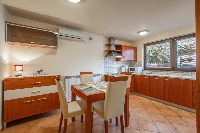 Apartmani Gilda Vrsar Ngoại thất bức ảnh