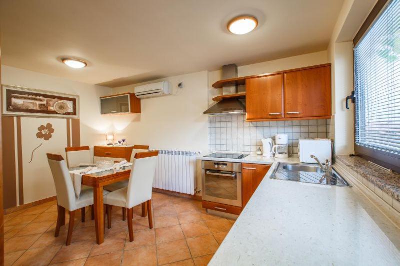 Apartmani Gilda Vrsar Ngoại thất bức ảnh